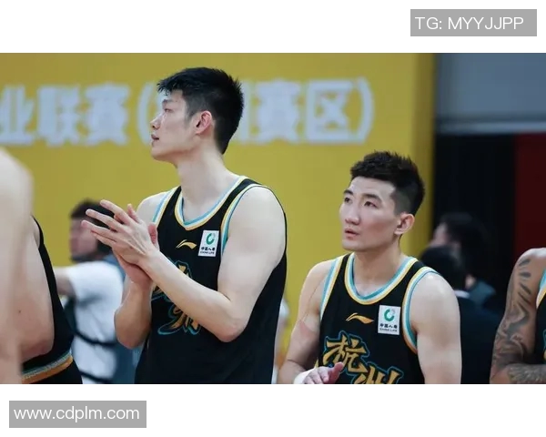 孙铭徽轮椅举杯庆祝首冠胡金秋泪洒赛场感动全场