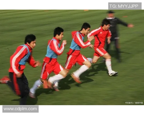 中国足球明星的崛起与挑战：从青训到国际赛场的奋斗历程与未来展望